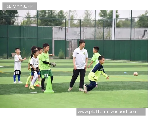 足球教学中的德育培养与青少年全面发展的探索与实践